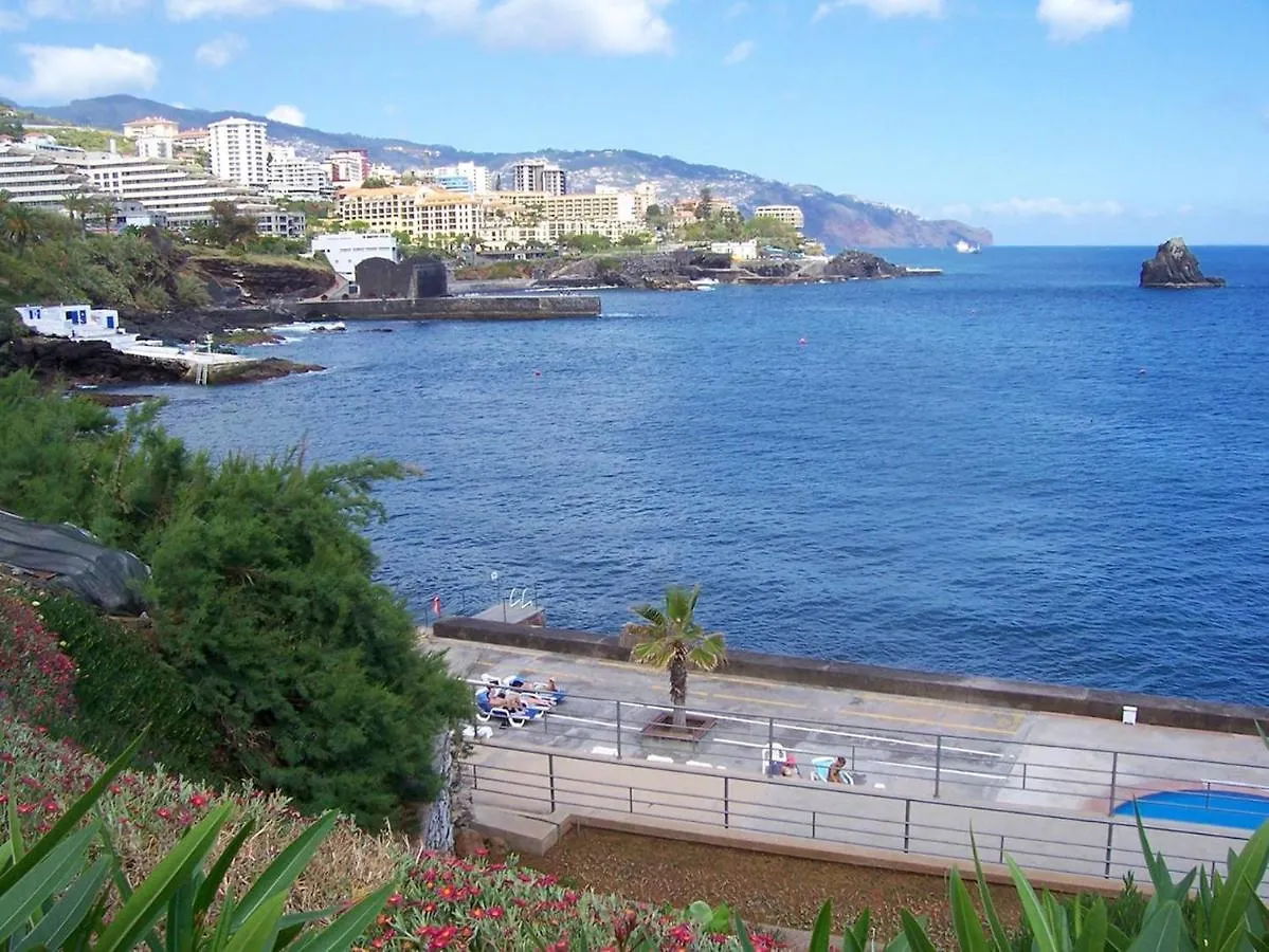 Comfortable Bungalow In Funchal With Sea View 0*, פונשל