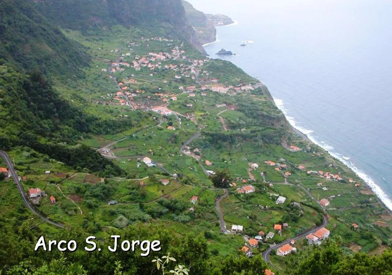 Comfortable Bungalow In Funchal With Sea View פונשל
